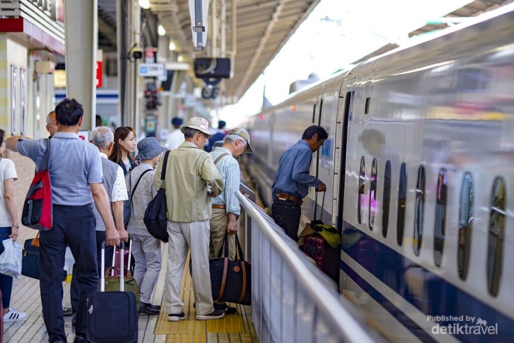 JR East Luncurkan Layanan Pengiriman Koper Praktis Lewat Shinkansen