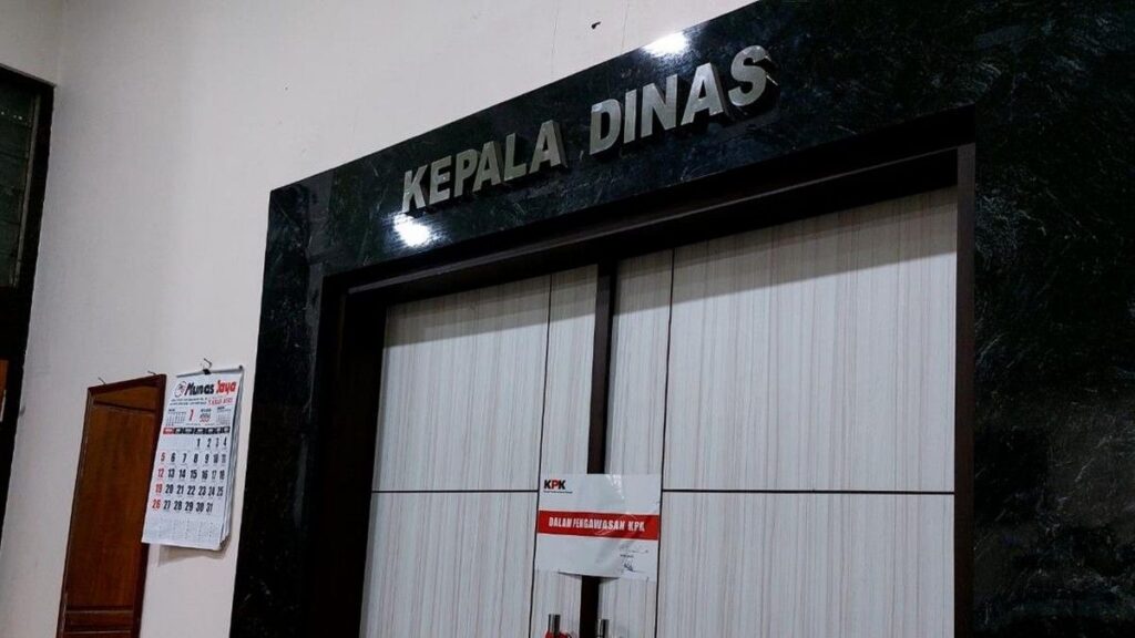 KPK OTT Bupati Pemalang Anom Widiyantoro dan Segel Kantor PUPR