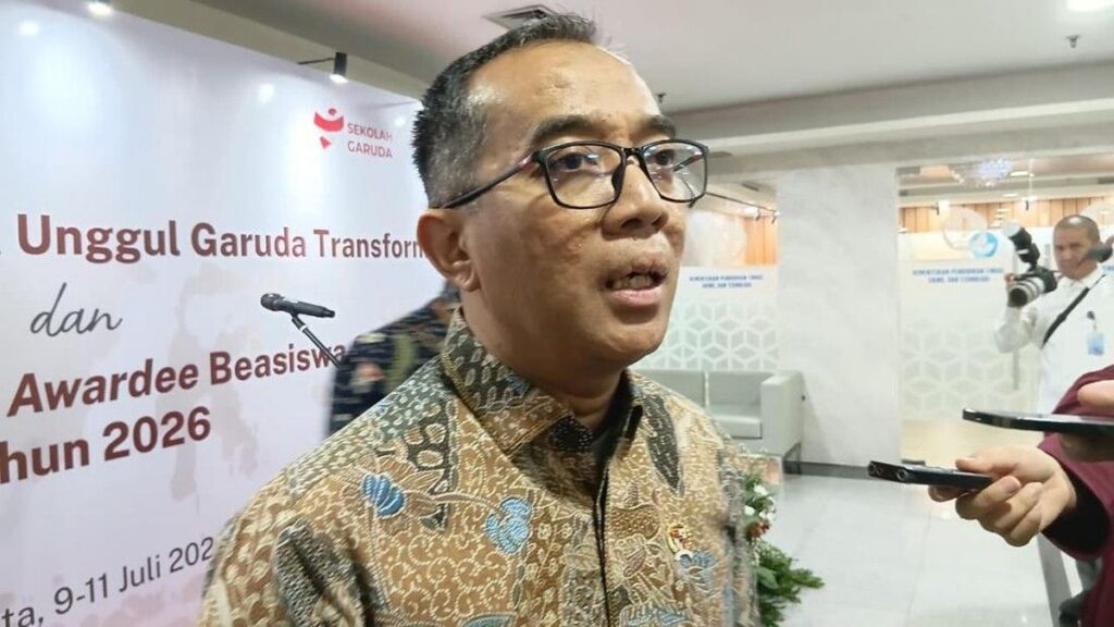 Brian Yuliarto Meminta Penerima Beasiswa Garuda Kembali ke Indonesia