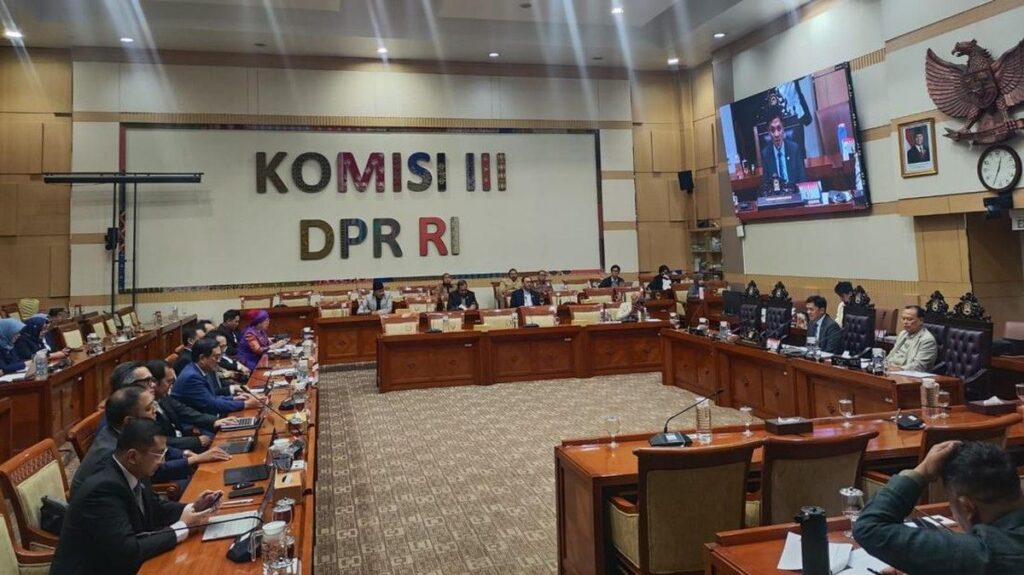 Komisi III DPR Bahas RUU Perampasan Aset Bersama Peradi