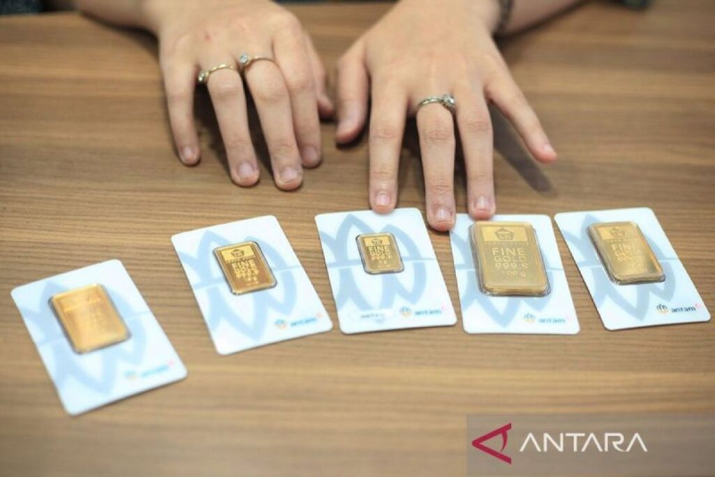 Harga Emas Antam Berfluktuasi pada Senin 13 Juli 2026