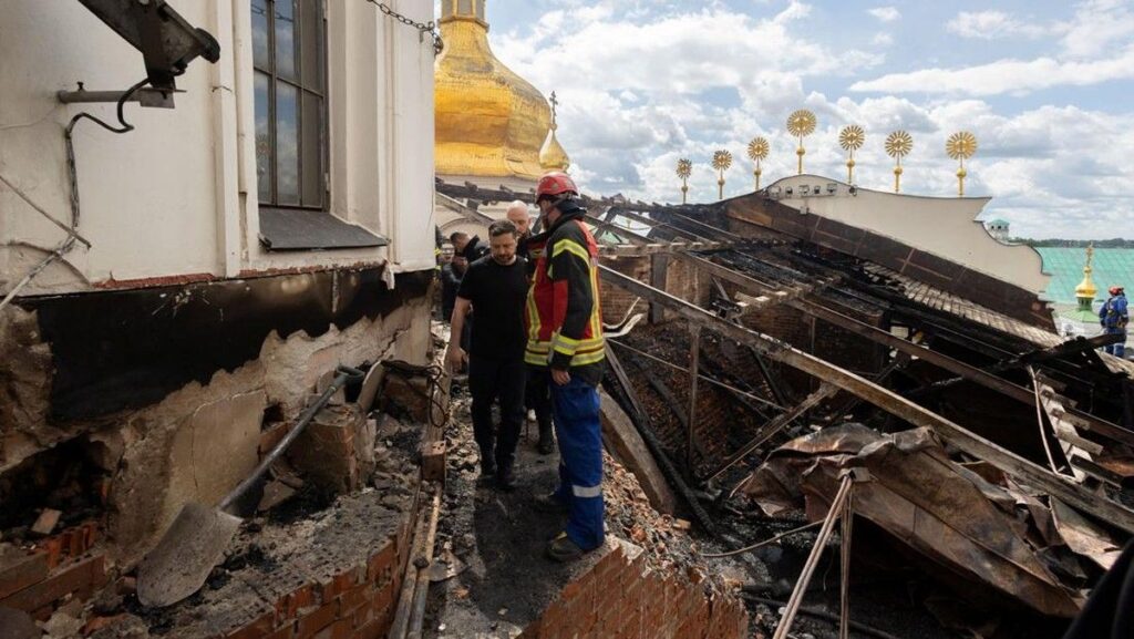 Serangan Rudal Rusia di Kyiv Tewaskan 27 Orang