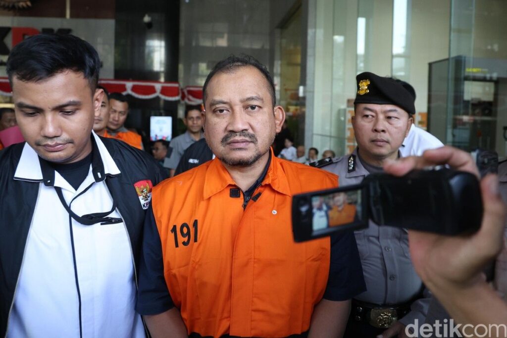 KPK Tetapkan Bupati Pemalang Anom Widiyantoro Tersangka Pemerasan