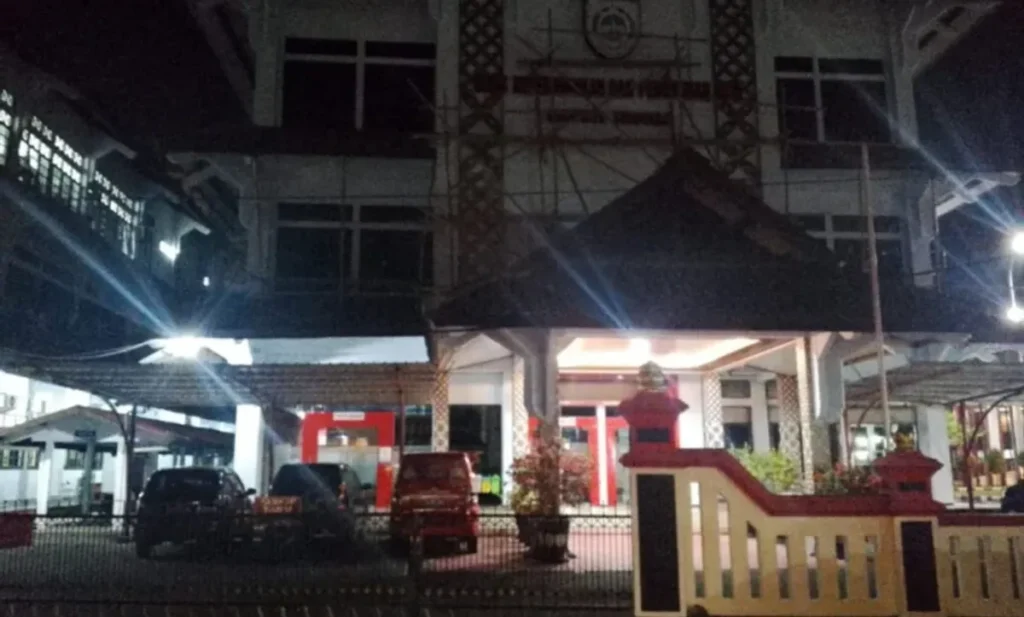 KPK Dikabarkan Tangkap Bupati Sukoharjo Etik Suryani