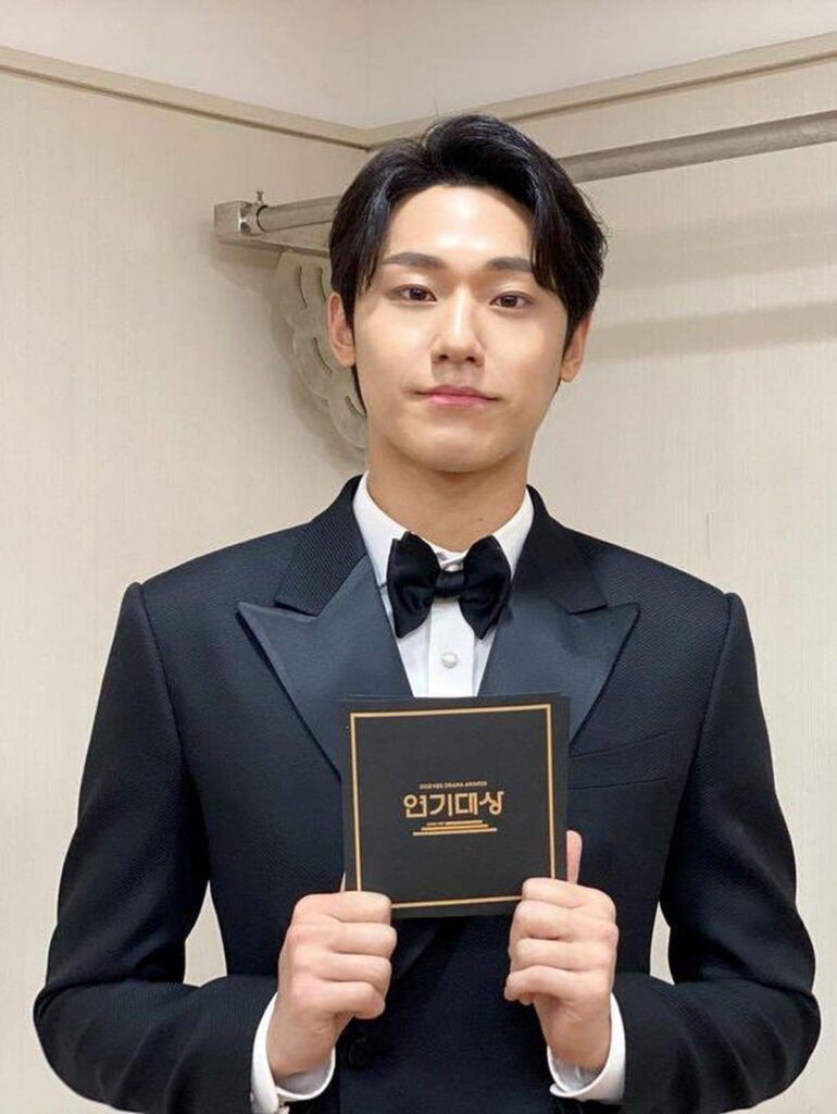 Lee Do Hyun Bergabung Dalam Proyek Film Nambeol