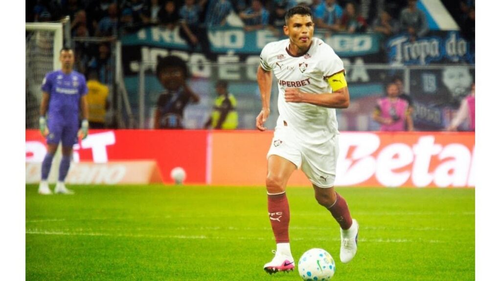 Luis Zubeldia Puji Kepemimpinan Thiago Silva di Fluminense