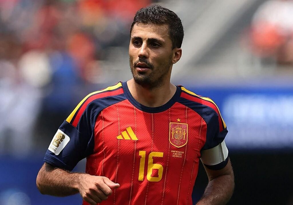 Rodri Hernandez Selesaikan Kuliah Administrasi Bisnis di Tengah Karier Sepak Bola