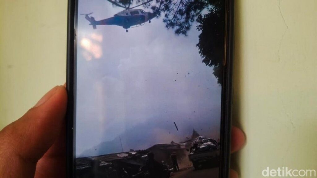 Baling Baling Helikopter Rusak Lapak Pedagang Pasar Barukai Cisarua