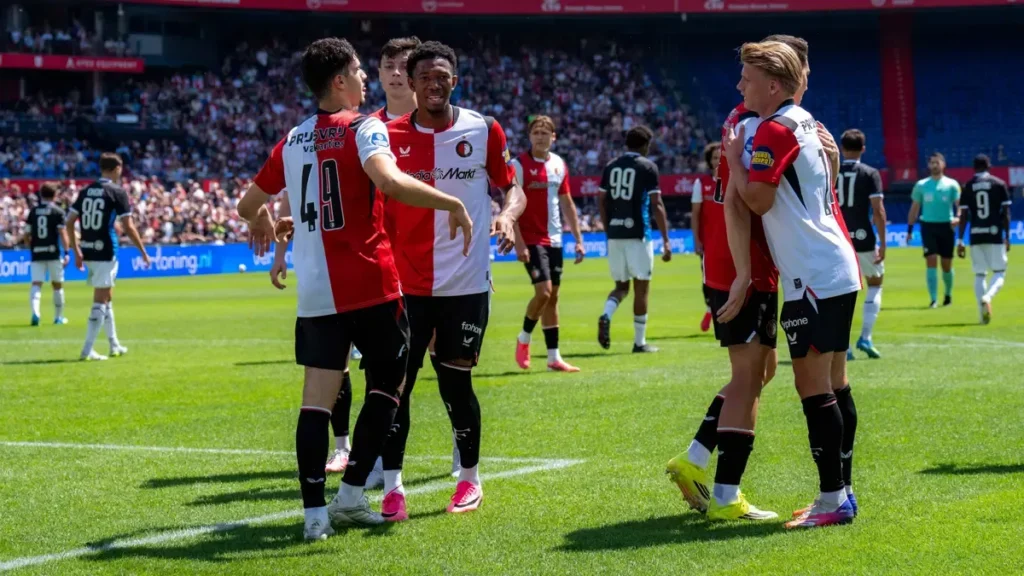 Sem Steijn Borong Dua Assist Saat Feyenoord Tekuk Club Brugge