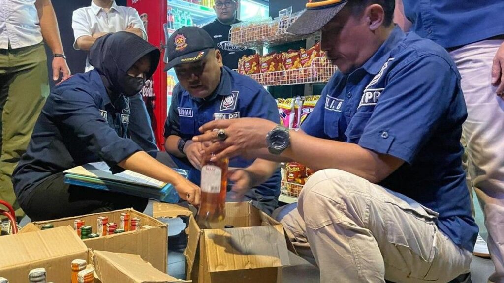 Satpol PP Kota Bogor Razia Tempat Hiburan Malam Jalan Merdeka