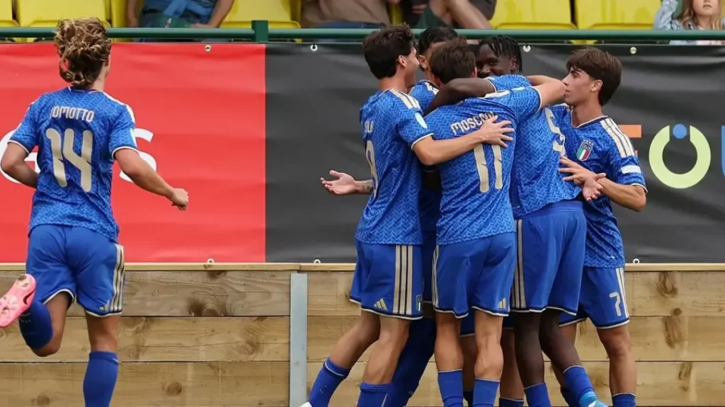 Formasi Tiga Penyerang Italia U-19 Taklukkan Serbia di Wales
