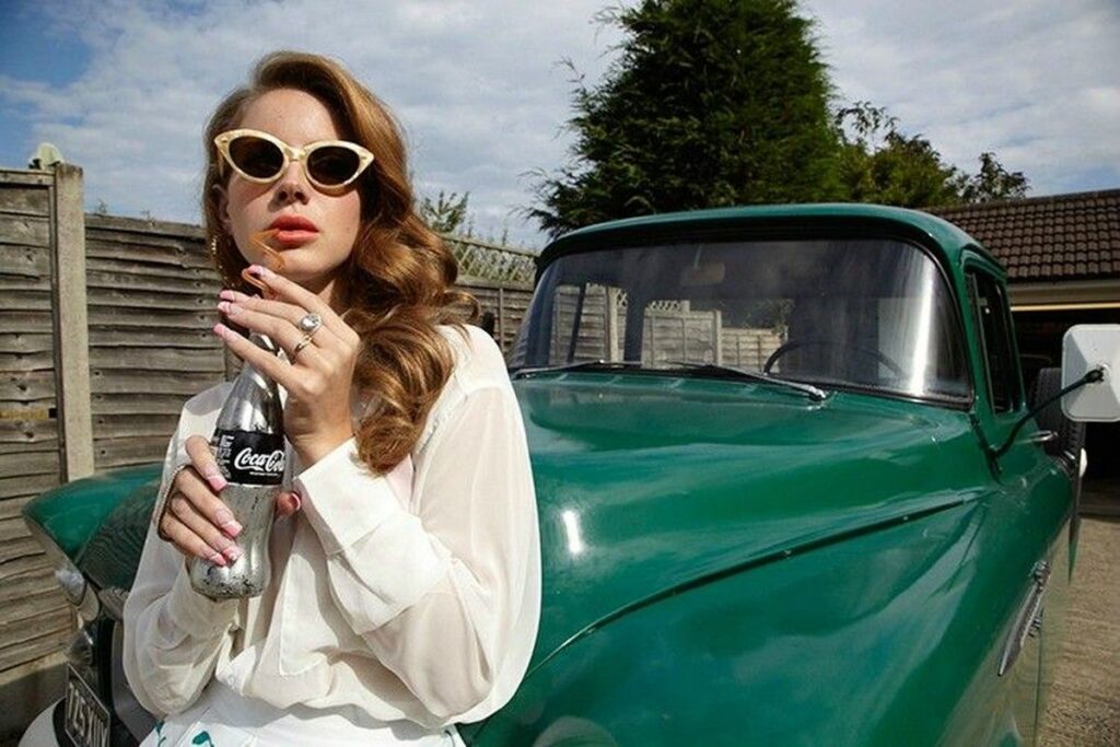 Lana Del Rey Siap Debut Konser di Singapura Lewat Panggung F1 GP 2026