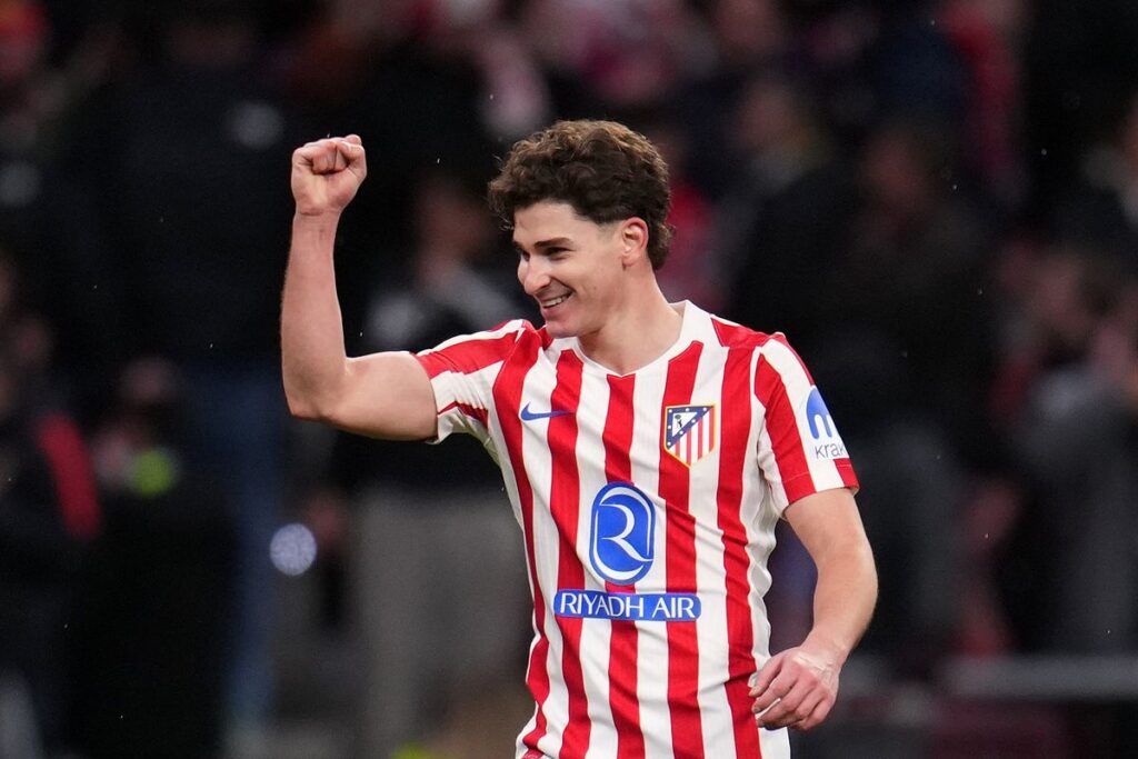 Barcelona Tegaskan Tak Akan Obral Uang Demi Julian Alvarez