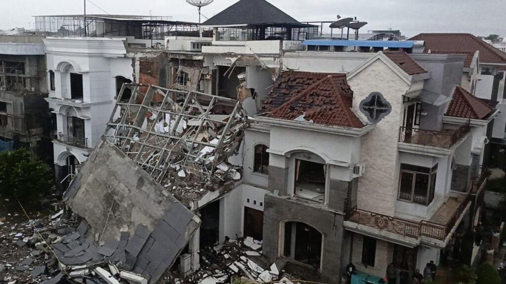 Ledakan Pipa Gas Rusak Tujuh Rumah Mewah di Medan