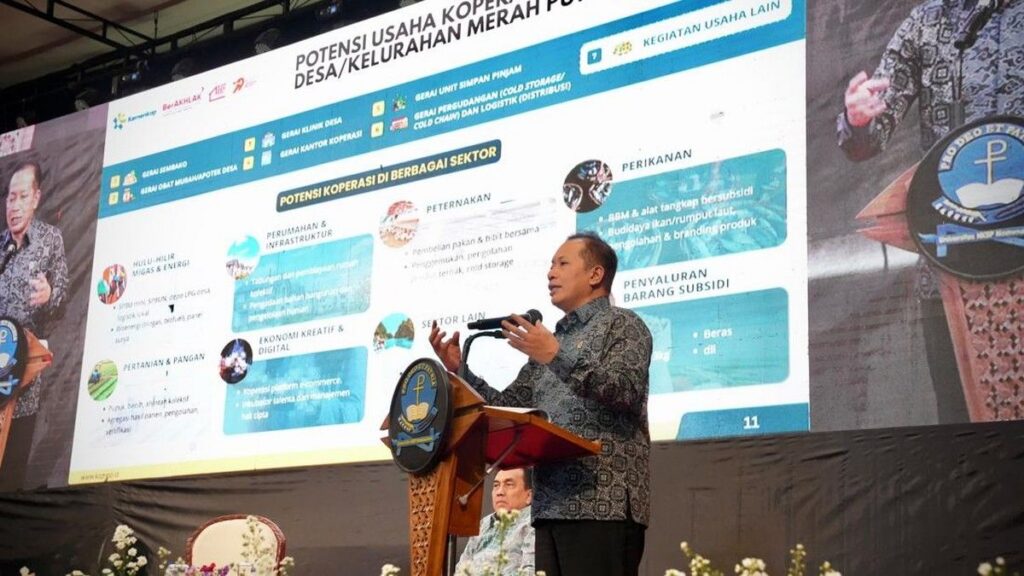 Menteri Koperasi Dorong Koperasi Anak Muda di HKBP Nommensen Medan