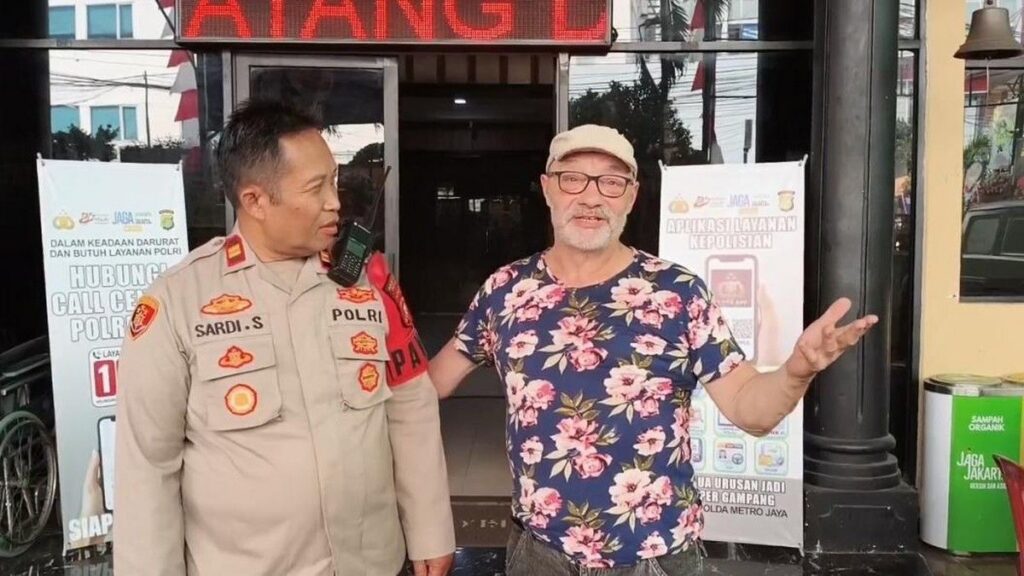Polsek Metro Tamansari Tangkap Penjambret Ponsel Turis Prancis di Kota Tua