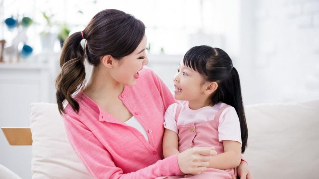 Ucapkan 5 Kalimat Positif Ini agar Anak Merasa Berharga