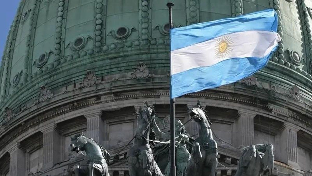Unjuk Rasa Pensiunan dan Serikat Buruh Lumpuhkan Buenos Aires Protes Efisiensi Javier Milei