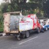Truk Paket Terguling di Jalan Raya Bogor Akibat Hindari Minibus