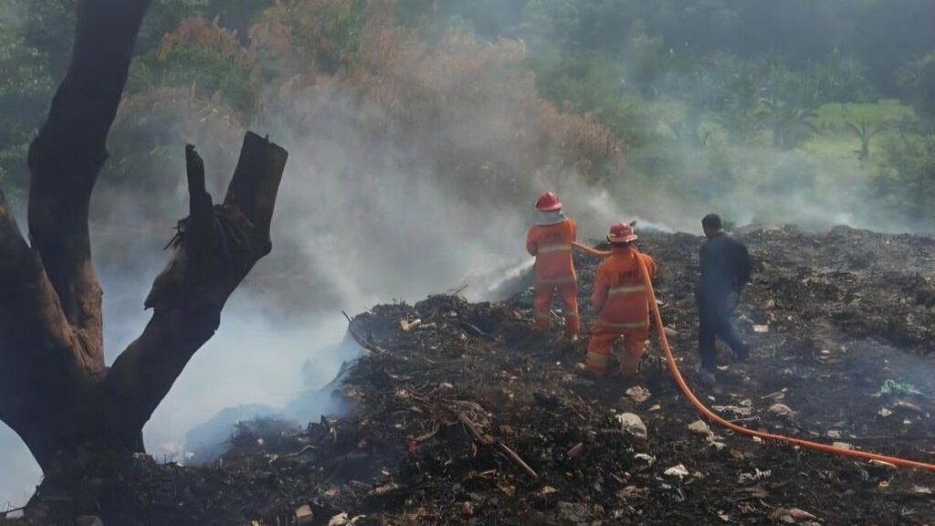 DLH Kabupaten Bogor Tindak Pelaku Kebakaran TPS Ilegal di Cikeas