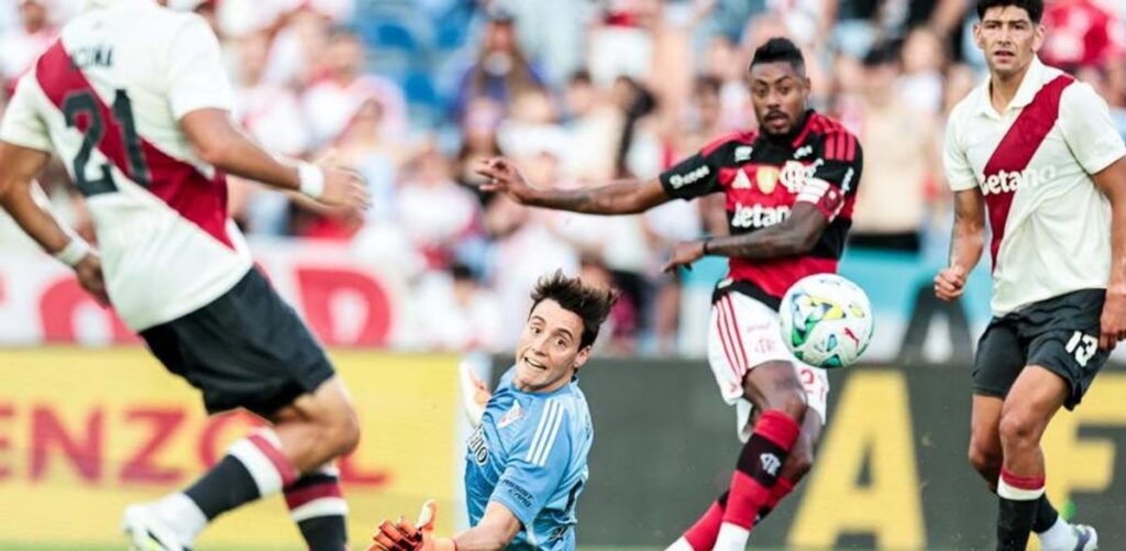 Flamengo Imbangi River Plate 2-2 di Portugal