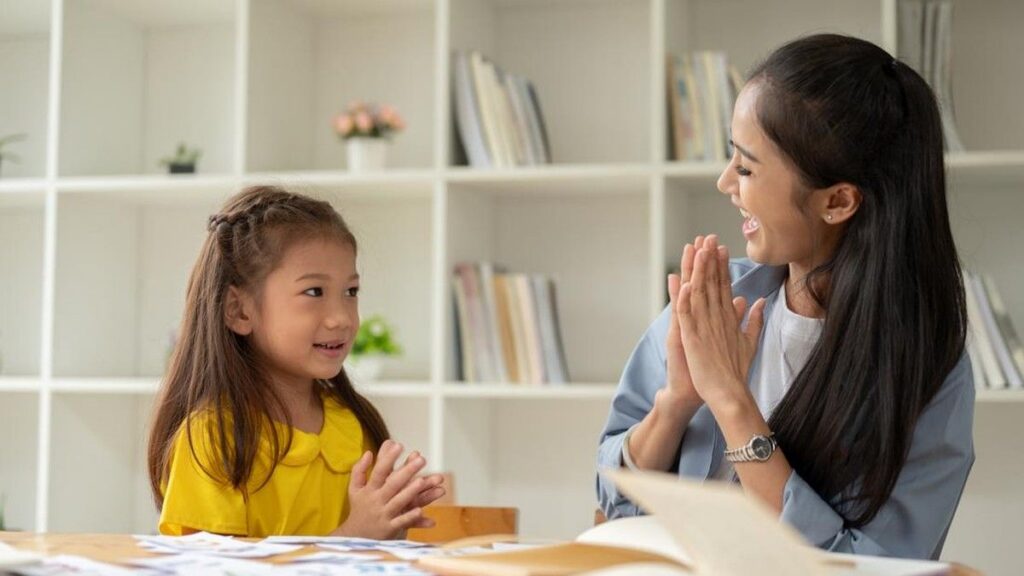 Rekomendasi Pujian Terbaik untuk Anak Menurut Psikolog