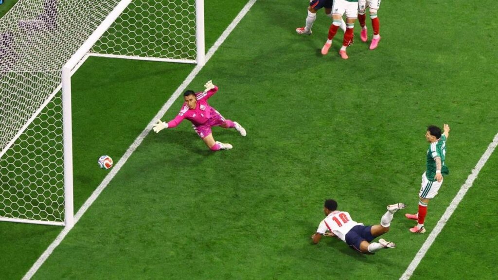 Inggris Ungguli Meksiko Dua Gol pada Babak Pertama