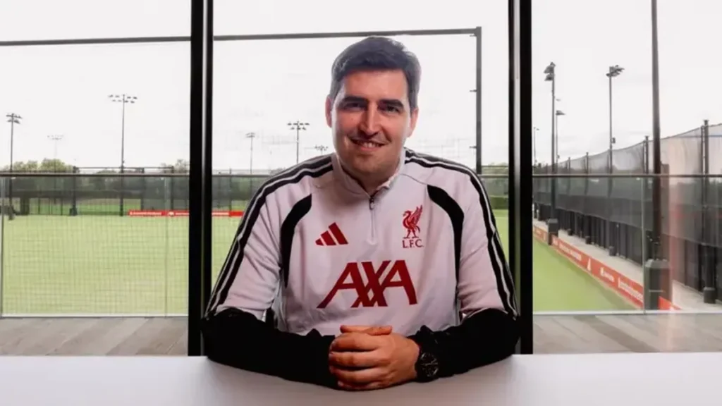 Andoni Iraola Pikat Hati Suporter Liverpool Lewat Pendekatan Pemain Muda