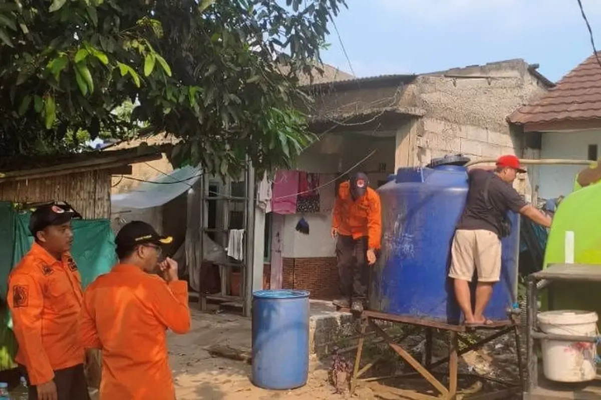 Kekeringan Pasokan Air Bersih Melanda Puluhan Keluarga di Setu Tangsel
