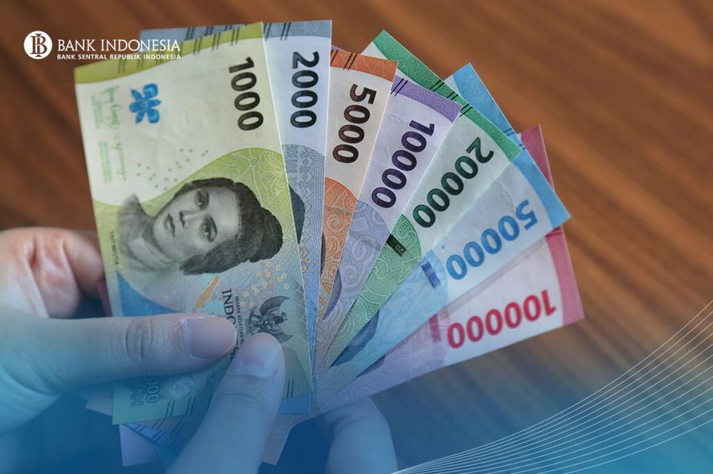 Rupiah Melemah ke 17.900 Usai BI Tahan Suku Bunga Acuan