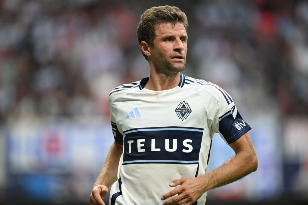Kebakaran Hutan Tunda Laga Chicago Fire Kontra Vancouver Whitecaps