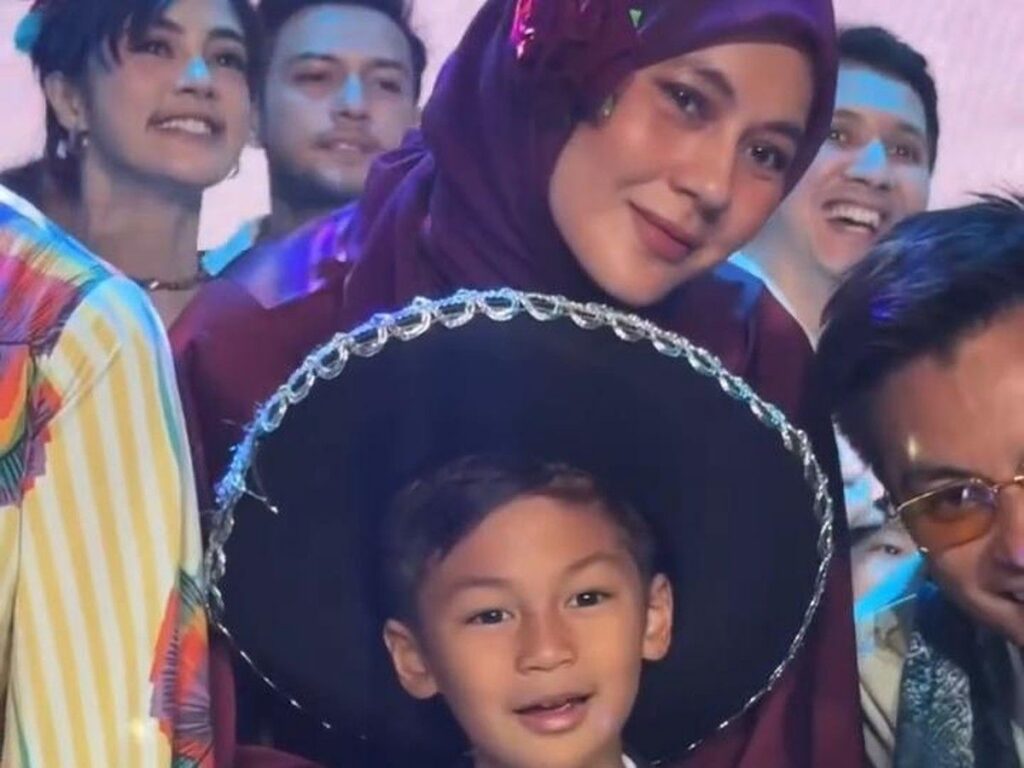 Saksikan Kelulusan Kiano, Paula Verhoeven dan Baim Wong Duduk Berdampingan