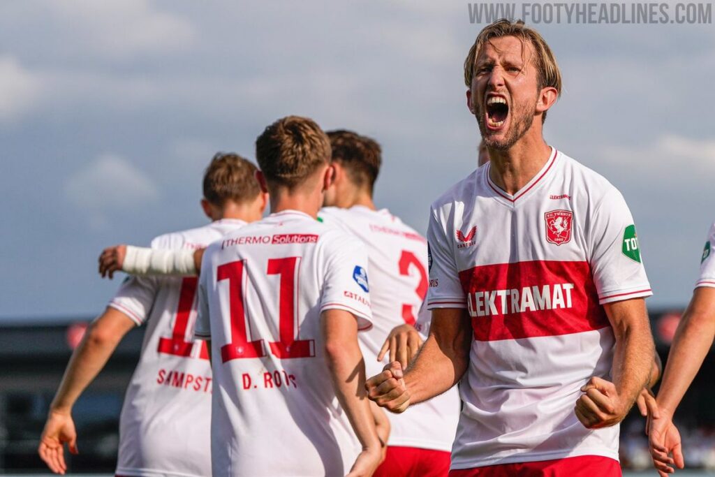 FC Twente Tersingkir dari Kualifikasi Liga Europa Usai Imbang 2-2