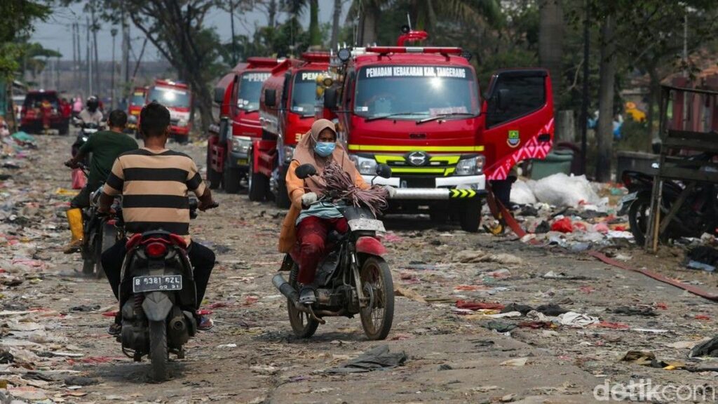 Kebakaran TPA Jatiwaringin Tangerang Ancam Kesehatan Anak