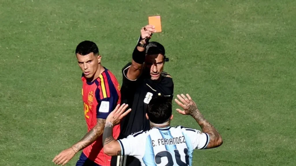 Enzo Fernandez Kartu Merah Argentina Imbang lawan Spanyol