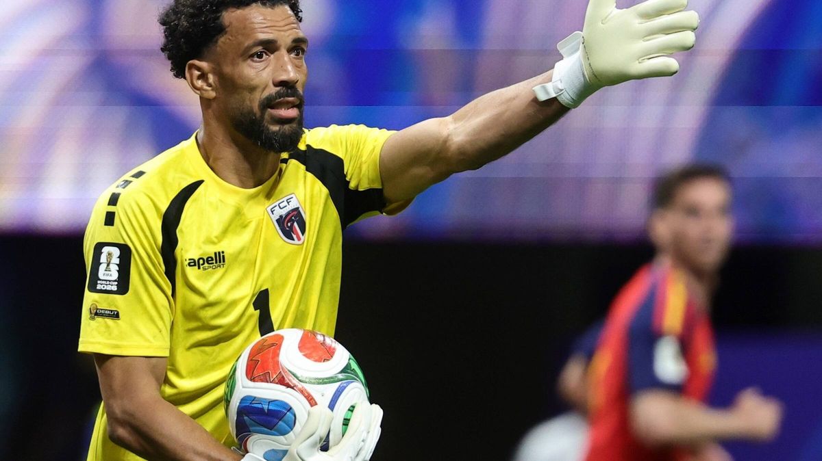 Colo-Colo Sepakati Kontrak Kiper Cabo Verde Vozinha