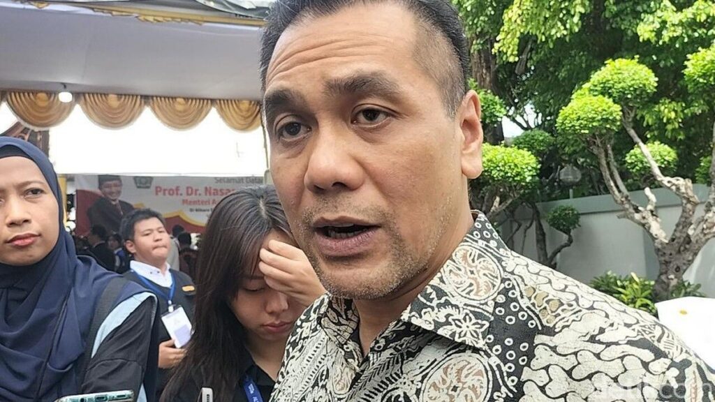 Pemprov DKI Rancang Jembatan Gembok Cinta di Rasuna Said