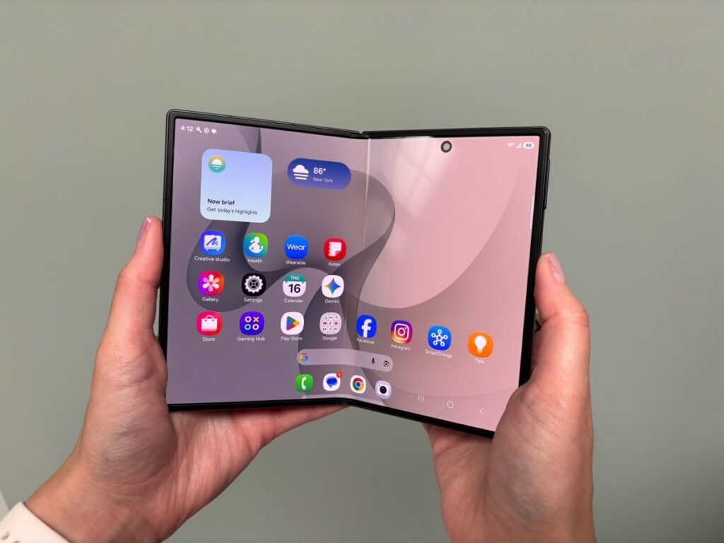Samsung Rilis Jajaran Ponsel Lipat Galaxy Z Seri Terbaru
