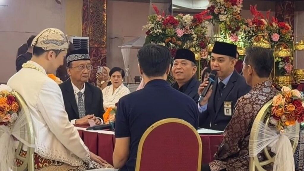 Kisah Penghulu KUA Setiabudi Viral Nikahkan WNI-WNA Pakai 3 Bahasa