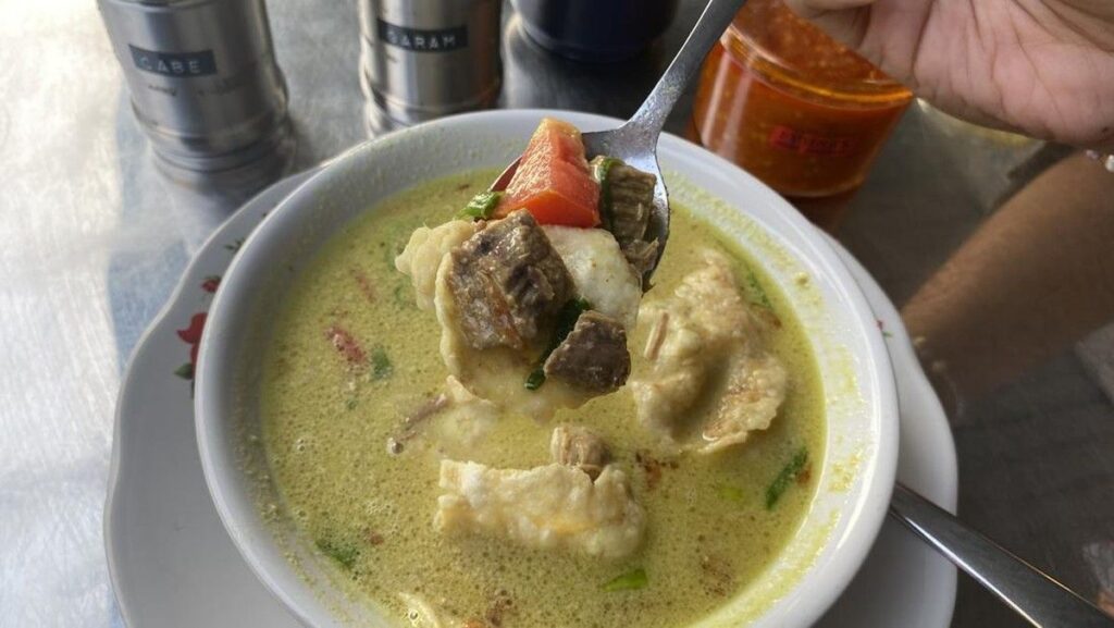 5 Rekomendasi Empal Gentong Cirebon yang Enak di Jakarta