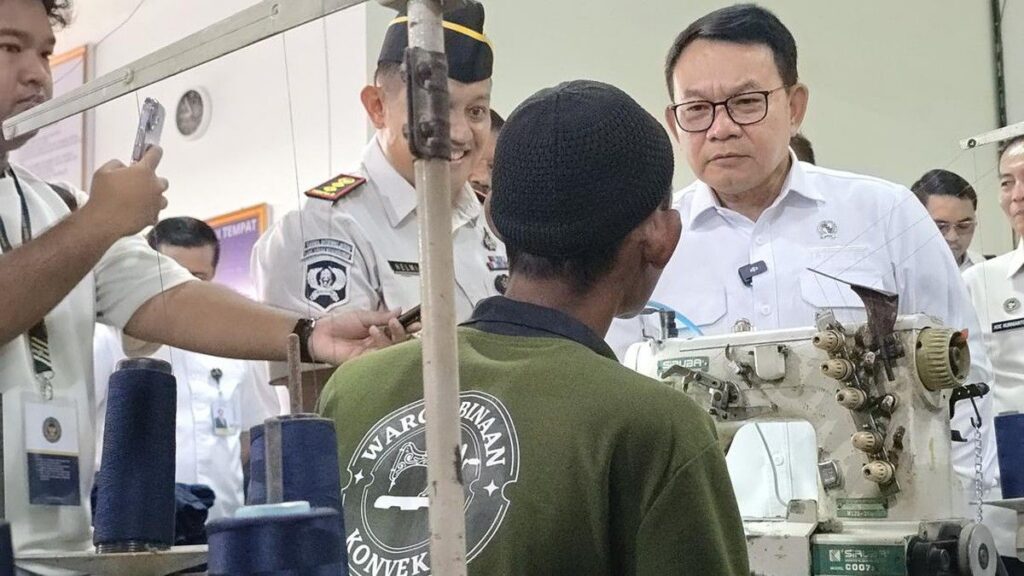 KSP Dudung Abdurachman Tinjau Warga Binaan Lapas Nusakambangan