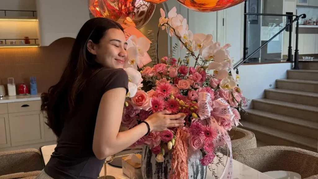 Thariq Halilintar Beri Kejutan Anniversary untuk Aaliyah Massaid di Rumah Baru