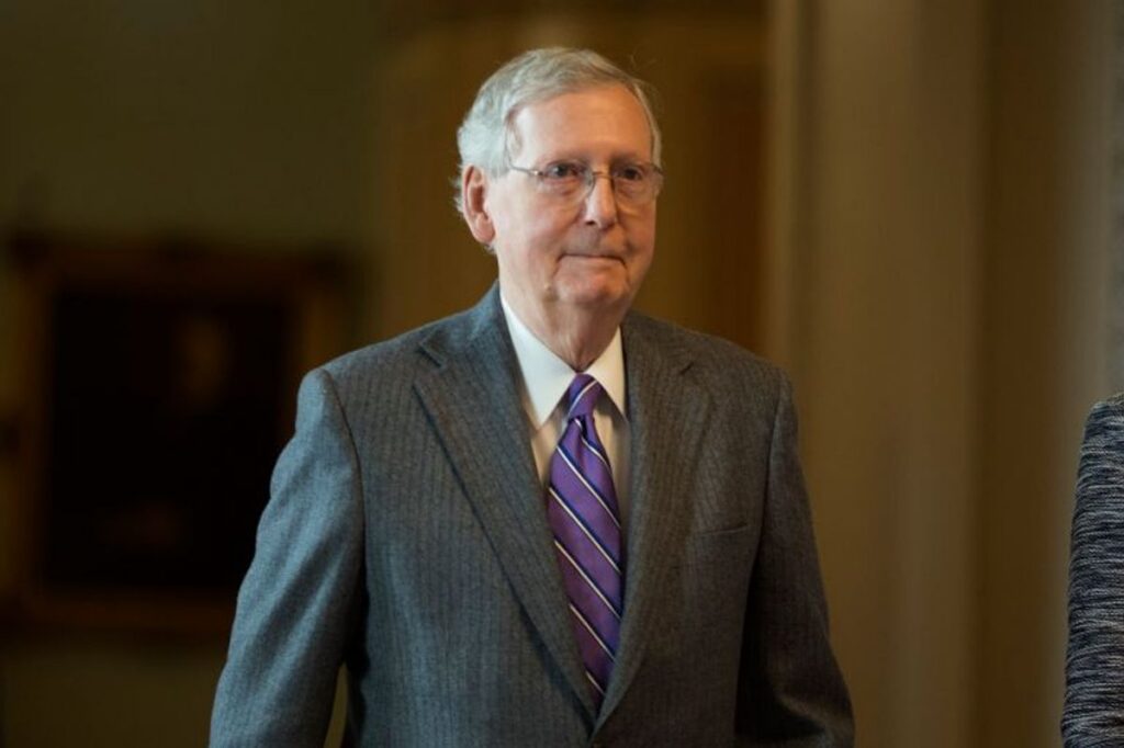 Absensi Mitch McConnell di Senat AS Picu Kekhawatiran Partai Republik