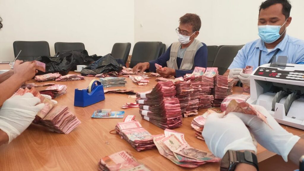 BI Tegal Bantu Identifikasi Uang Rp1,5 Miliar Rusak Akibat Rob