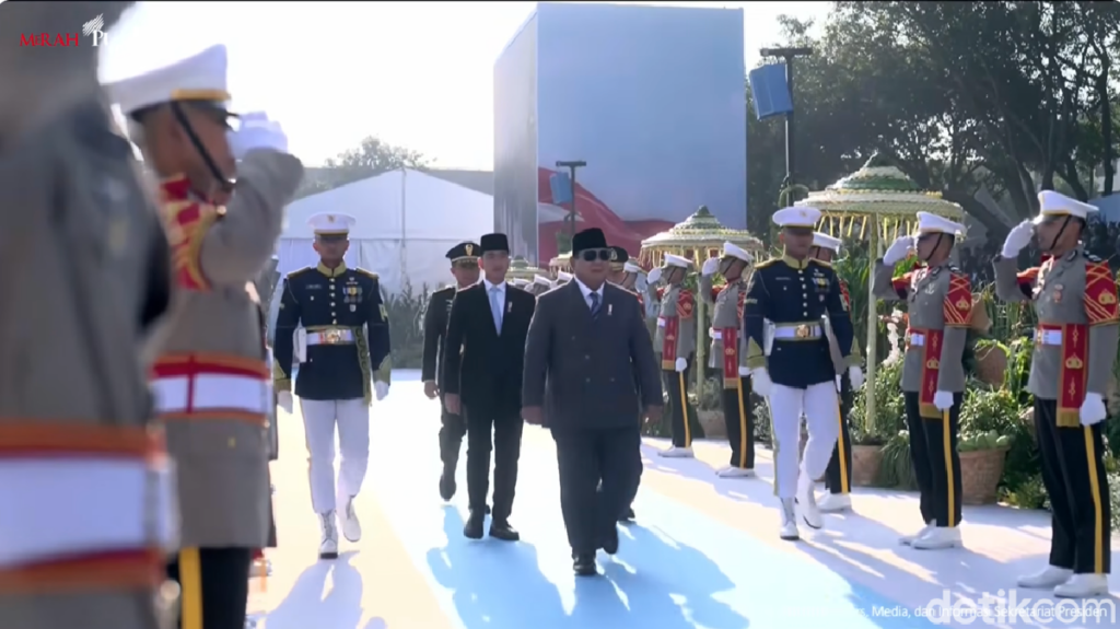 Prabowo Subianto Pimpin Upacara Hari Bhayangkara Ke-80 di Cikeas