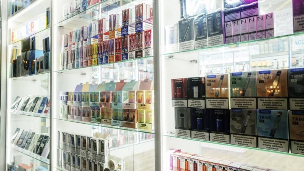 Kemenkes dan Komdigi Tindak Pelanggaran Iklan Rokok di Media Sosial
