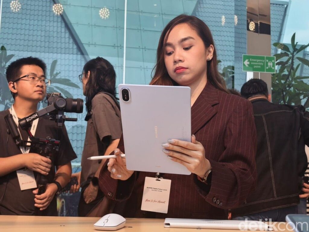 Huawei Luncurkan Tablet MatePad Air Berdesain Tipis di Malaysia