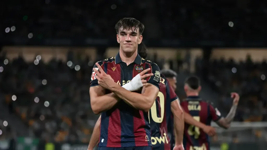 Real Madrid Resmi Rekrut Striker Carlos Espi dari Levante
