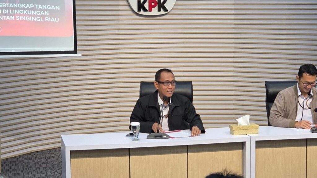 KPK Tetapkan Bupati Kuansing Suhardiman Amby Tersangka Suap Mobil mewah