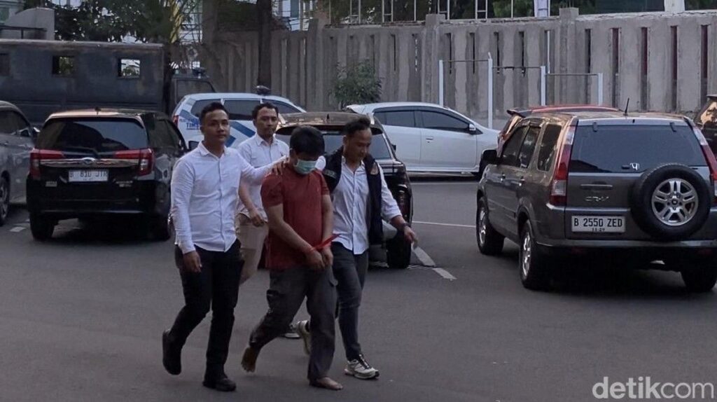 Keluarga Tersangka Teror Bom SDN Srengseng Sawah Resmi Diungsikan